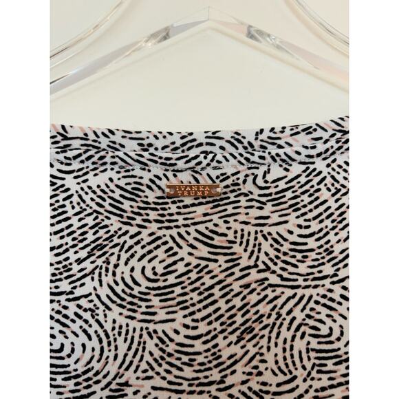 Ivanka Trump Short Sleeve Black and White Patterned Blouse Size XL - Picture 7 of 9